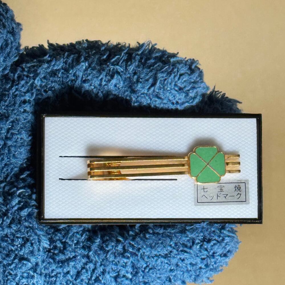 Vintage Japanese Railway Collectible Cloisonne Tie Clip JNR Green Car Mark